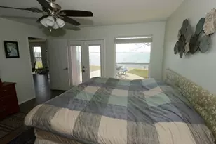 746 E Island Dr, Bluffton, TX 78607 - Photo 13