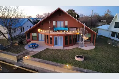 746 E Island Drive, Bluffton, TX 78607 - Photo 1