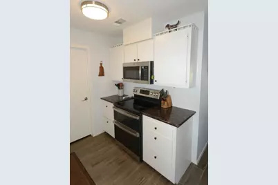 746 E Island Drive, Bluffton, TX 78607 - Photo 19