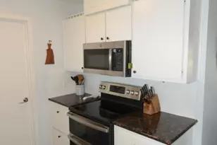 746 E Island Dr, Bluffton, TX 78607 - Photo 19