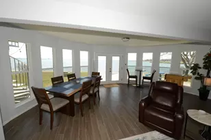 746 E Island Dr, Bluffton, TX 78607 - Photo 9