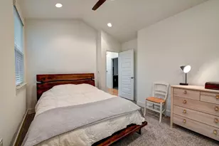 1300 Walnut Ave, Austin, TX 78702 - Photo 9