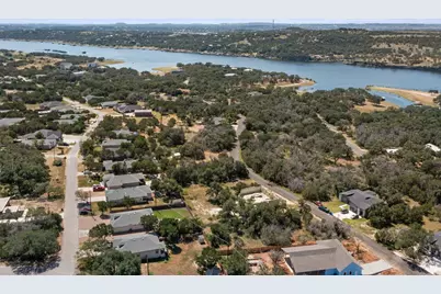 21800 Cardinal Avenue, Lago Vista, TX 78645 - Photo 13