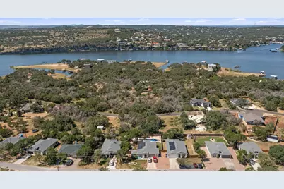 21800 Cardinal Avenue, Lago Vista, TX 78645 - Photo 9