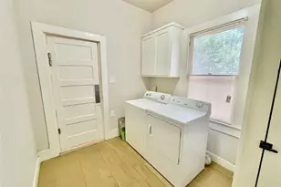 506 E 38th St, Austin, TX 78705 - Photo 17