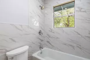 2008 Vallejo St, Austin, TX 78757 - Photo 17