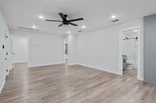 313 Charles St, Rockdale, TX 76567 - Photo 9