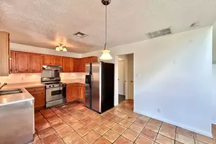 806 Minturn Ln, Austin, TX 78748 - Photo 9