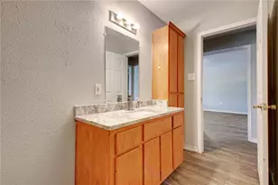 200 Hall Dr, Elgin, TX 78621 - Photo 5