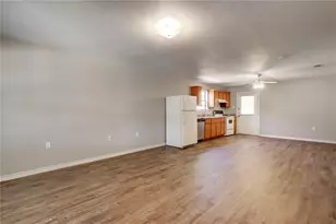 200 Hall Dr, Elgin, TX 78621 - Photo 3
