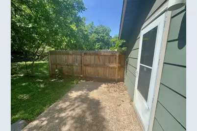 309 S Guadalupe Street #C, Lockhart, TX 78644 - Photo 11