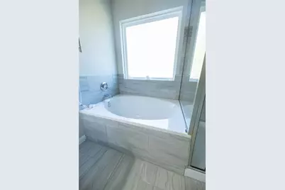 827 Savannah Cove, Elgin, TX 78621 - Photo 17