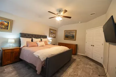 827 Savannah Cove, Elgin, TX 78621 - Photo 13