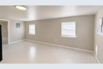 802 Alametos #B, San Antonio, TX 78212 - Photo 5