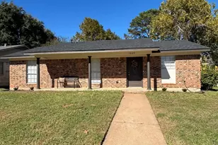1009 Lawndale Ave, Brenham, TX 77833 - Photo 1