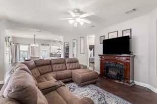1015 Hondo Ln, Hutto, TX 78634 - Photo 3