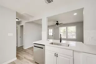 1400 Marcus Pl, Austin, TX 78721 - Photo 27