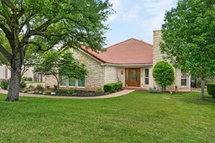 17 Stillmeadow Dr, The Hills, TX 78738 - Photo 1