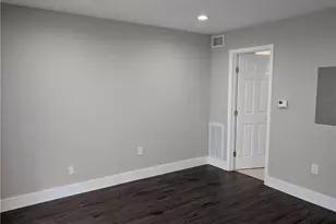 935 La Posada Dr, Austin, TX 78752 - Photo 7