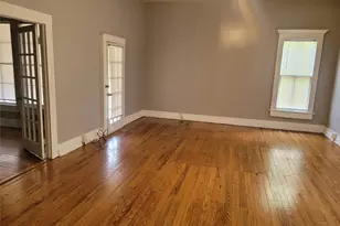 403 Fawcett St, Smithville, TX 78957 - Photo 3