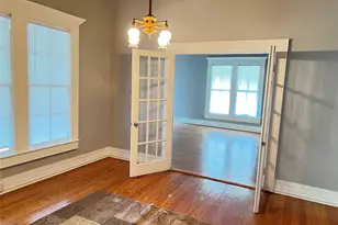 403 Fawcett St, Smithville, TX 78957 - Photo 7