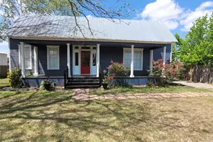 403 Fawcett St, Smithville, TX 78957 - Photo 13