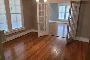 403 Fawcett St, Smithville, TX 78957 - Photo 5