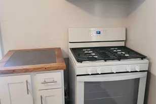 403 Fawcett St, Smithville, TX 78957 - Photo 11