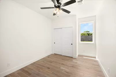 802 S Creek Street #100, Fredericksburg, TX 78624 - Photo 17