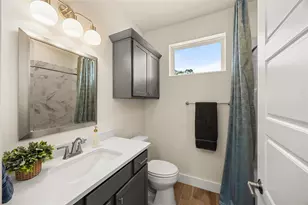 802 S Creek St, Fredericksburg, TX 78624 - Photo 15