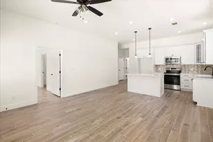 802 S Creek St, Fredericksburg, TX 78624 - Photo 5