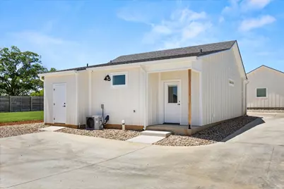 802 S Creek Street #100, Fredericksburg, TX 78624 - Photo 19