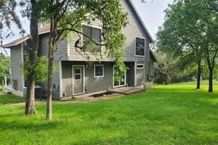 305 Forest Dr, San Marcos, TX 78666 - Photo 1