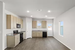 108 Summer Dr, Elgin, TX 78621 - Photo 25