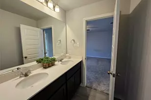 112 Batjac Aly, Jarrell, TX 76537 - Photo 15