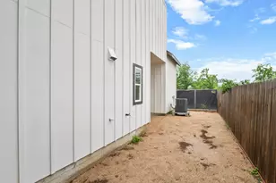 1165 Nickols Ave, Austin, TX 78721 - Photo 27