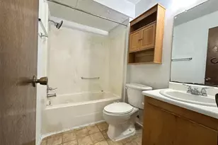 302 Calhoun Dr, Rockdale, TX 76567 - Photo 7
