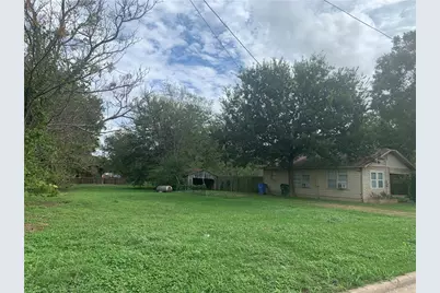 2305 Main Street, Bastrop, TX 78602 - Photo 9