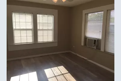 2305 Main Street, Bastrop, TX 78602 - Photo 5