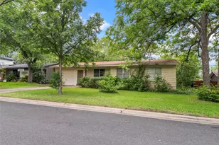 1102 Southwood Rd, Austin, TX 78704 - Photo 9