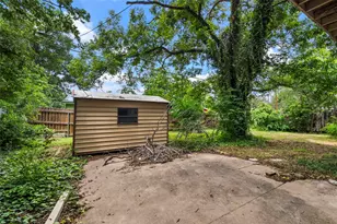 1102 Southwood Rd, Austin, TX 78704 - Photo 7