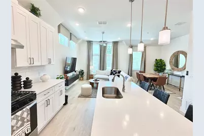 200 W 56th Street #7104, Austin, TX 78751 - Photo 17