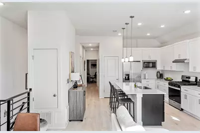 200 W 56th Street #7104, Austin, TX 78751 - Photo 3