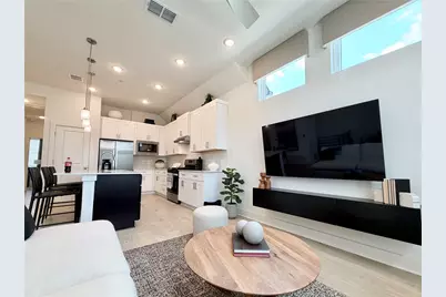 200 W 56th Street #7104, Austin, TX 78751 - Photo 5