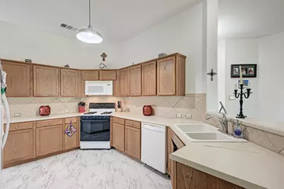 104 Edison Drive, Hutto, TX 78634 - Photo 9