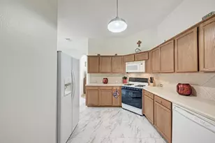 104 Edison Dr, Hutto, TX 78634 - Photo 11