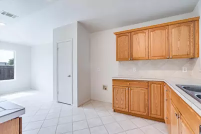 100 Easy Street, Hutto, TX 78634 - Photo 9