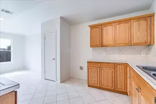 100 Easy St, Hutto, TX 78634 - Photo 9