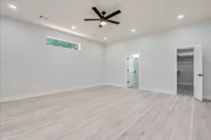 1215 Howard St, Taylor, TX 76574 - Photo 13