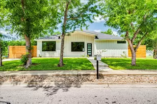 1215 Howard St, Taylor, TX 76574 - Photo 1